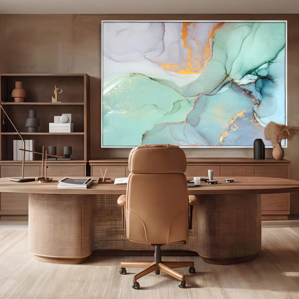 Tablou canvas cu pictura abstracta cu efect de marmura colorata, in rama de aluminiu argintiu, pe perete intr-un birou